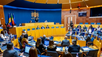 Imagem de Partidos recordam revolução e deixam desafios do presente e do futuro (áudio)