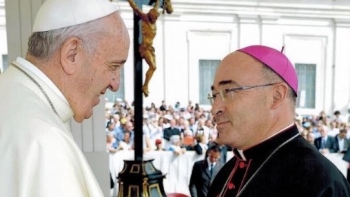 Imagem de Bispo do Funchal recebeu com surpresa a notícia da morte do Papa (vídeo)
