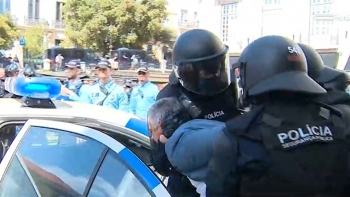 Imagem de Líder do Ergue-te detido pela PSP após concentração não autorizada (vídeo)