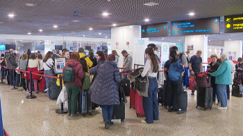 Imagem de Aeroporto repleto na Sexta-feira Santa (vídeo)