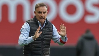 Imagem de Carlos Carvalhal transportado ao Hospital de Braga