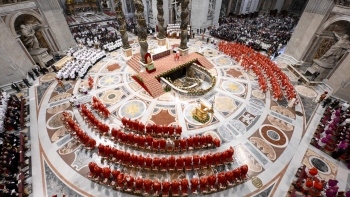 Imagem de Conclave para eleger novo Papa começa hoje à tarde (áudio)