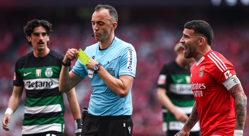 Imagem de Árbitros do dérbi Benfica-Sporting apresentam queixa-crime à PSP contra adepto