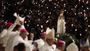 Imagem de Procissão das velas com cerca de 270 mil pessoas (vídeo)