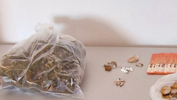 Imagem de 465 doses de várias drogas apreendida