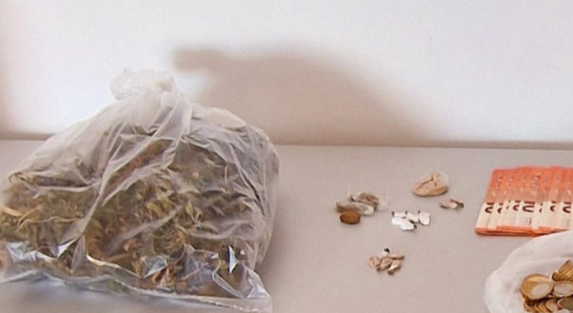 Imagem de 465 doses de várias drogas apreendida