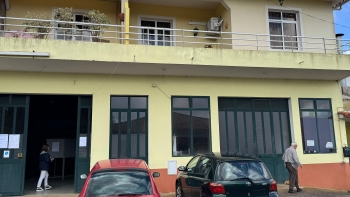 Imagem de A garagem do vizinho como secção de voto (áudio)