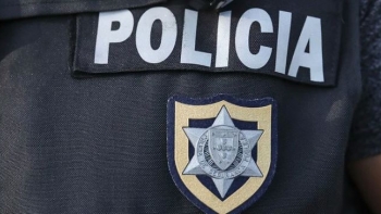 Imagem de Três encapuzados disfarçados de polícias detidos em roubo