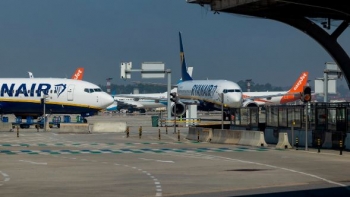 Imagem de Dezenas de voos cancelados no Aeroporto do Porto
