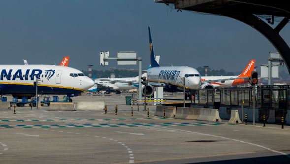 Imagem de Dezenas de voos cancelados no Aeroporto do Porto