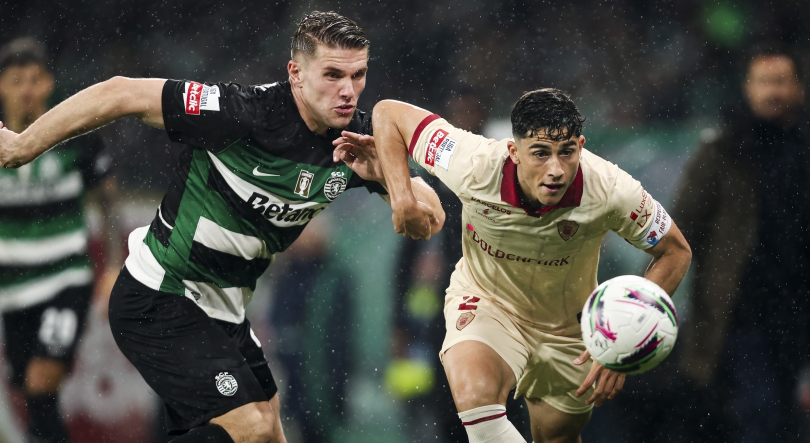 Imagem de Sporting consegue a vitória no último pontapé