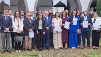 Imagem de UMa entregou os diplomas de pós-graduação a duas dezenas de estudantes (áudio)