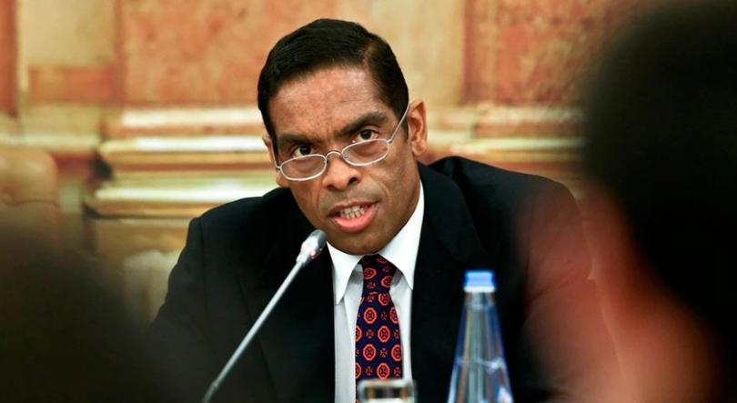 Imagem de Álvaro Sobrinho multado em 204 euros por faltar ao início do julgamento do BESA