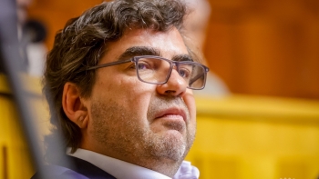 Imagem de Camelo lamenta teimosia do governo em não descer o IVA (áudio)
