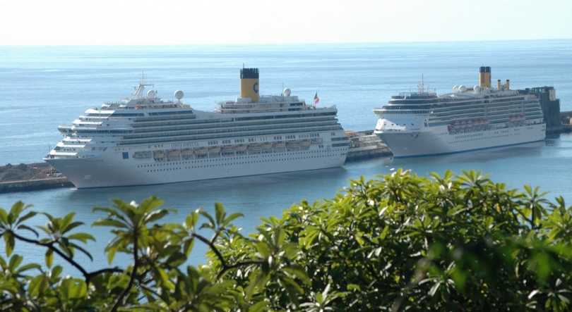 Imagem de Crystal Symphony e Costa Fortuna no Funchal