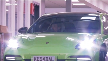Imagem de Madeirense eleito como o mais consagrado pintor de Porsches (vídeo)