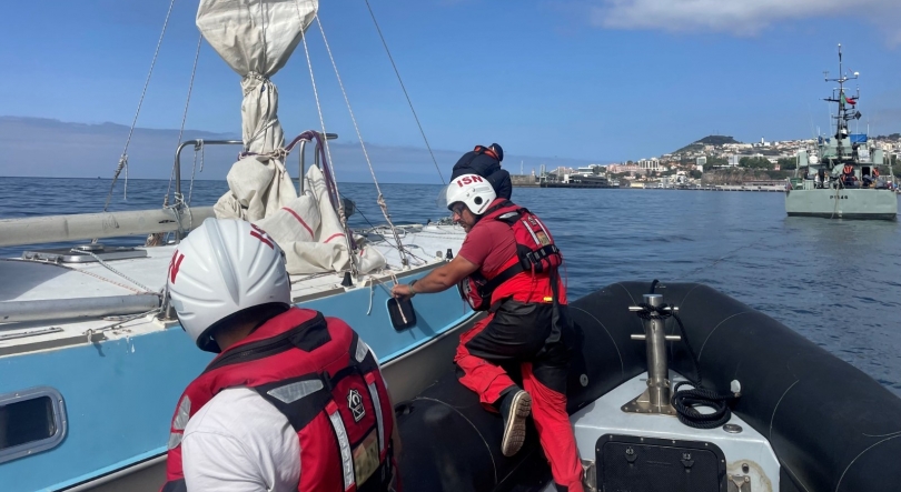Imagem de Francês de 71 anos socorrido pela Marinha a 220 Kms da Madeira