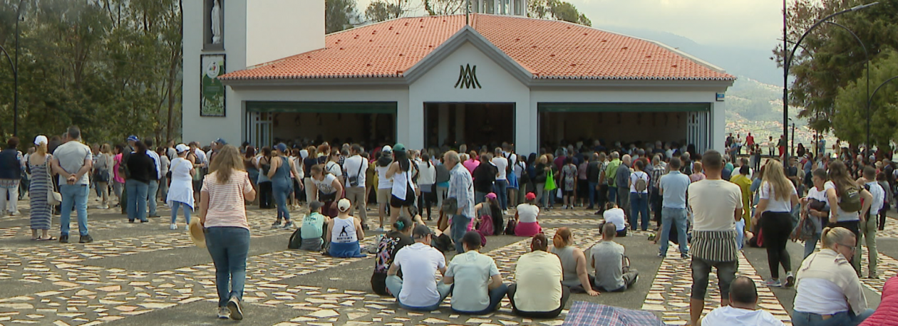 Imagem de Centenas de fiéis rumaram até ao Santuário de Fátima (vídeo)