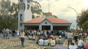 Imagem de Centenas de fiéis rumaram até ao Santuário de Fátima (vídeo)