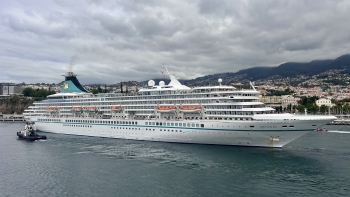 Imagem de Artania chega ao Funchal com mais de 2.000 pessoas a bordo