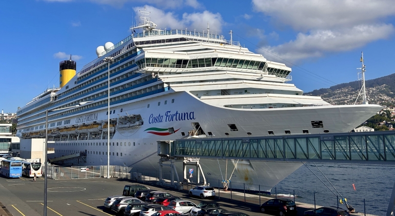 Imagem de Costa Fortuna com 2 mil e 700 passageiros