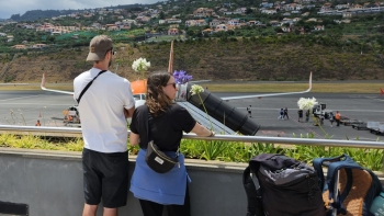 Imagem de Milhares de turistas continentais dão uma “escapadinha” à Madeira (vídeo)