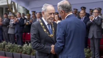 Imagem de Ramalho Eanes condecorado com grande colar da ordem militar de Avis (vídeo)