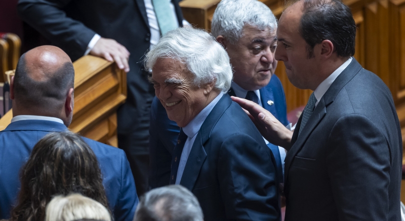 Imagem de Pacheco de Amorim e Filipe Melo eleitos vice-presidente e vice-secretário do parlamento