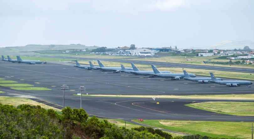 Imagem de Base das Lajes recebe 12 aviões reabastecedores norte-americanos
