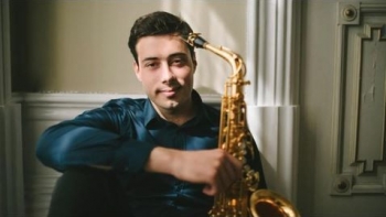 Imagem de Madeirense quer bater o recorde a tocar saxofone (vídeo)