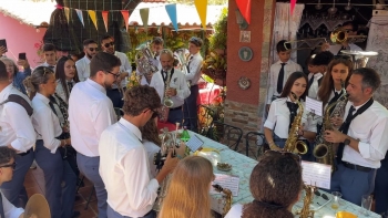 Imagem de Festa de São Pedro na casa da vizinha (vídeo)