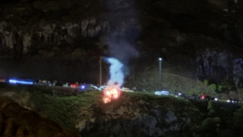 Imagem de Fogo na encosta do caminho da Queimada