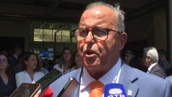 Imagem de José Luís Nunes bate a porta com estrondo (vídeo)