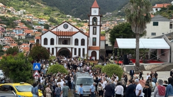 Imagem de Cravos, música, poesia e muitas lágrimas no adeus a Martins Júnior (áudio)