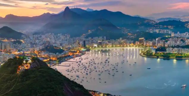 Imagem de Portugueses gastam mais dinheiro no estrangeiro
