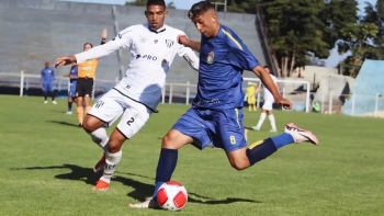 Imagem de Douglas Nathan é reforço do Nacional