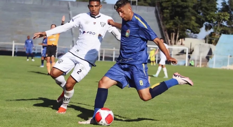 Imagem de Douglas Nathan é reforço do Nacional