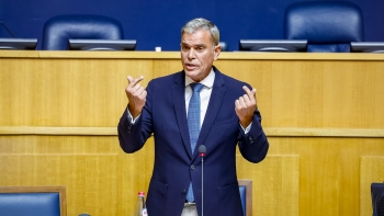 Imagem de Jesus não se demite depois de insultar vários deputados (vídeo)