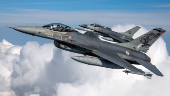Imagem de Força Aérea envia F-16 para acompanhar avião civil com “potencial ameaça de bomba”