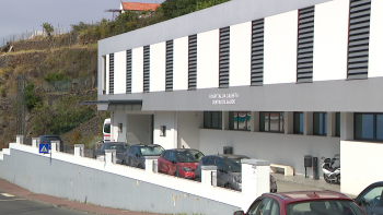 Imagem de População pede mais estradas e um raio-x no hospital da Calheta (vídeo)