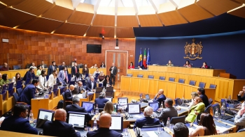 Imagem de PS diz que para o Governo há portugueses de primeira e de segunda (vídeo)