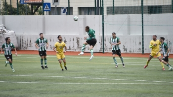 Imagem de CD Ribeira Brava reforçou-se na Madeira