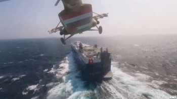 Imagem de Navio atacado no Mar Vermelho ao largo do Iémen