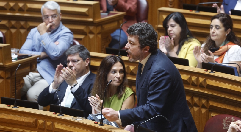 Imagem de Esquerda acusa Governo de violar Constituição na revisão da lei da nacionalidade
