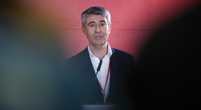 Imagem de Carneiro acusa Montenegro de ter ido para “os braços da extrema-direita”