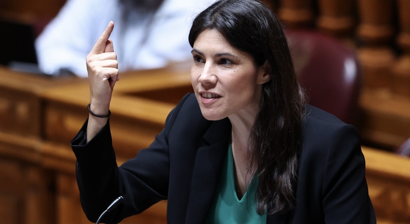 Imagem de Parlamento aprova violação como crime público