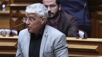 Imagem de Parlamento chumba diploma de Filipe Sousa (vídeo)