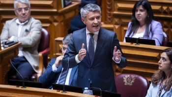 Imagem de Carneiro acusa Montenegro de alterar “não é não” pelo “sim é sim” ao Chega
