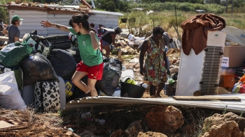 Imagem de Moradores no Talude Militar continuam em tendas, ação pública agendada para dia 30
