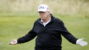 Imagem de União Europeia não beneficiará de tarifas inferiores a 15%, afirma Trump